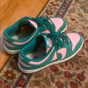 Nike Pink and Green Sneakers Vibrant Casual Style